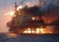 Mueren 5 trabajadores de PEMEX por incendio en plataforma