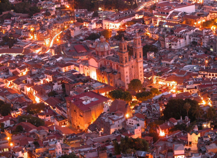 Taxco de Alarcón tiene su historia escrita en cantera y plata