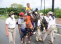 Se enfrenta caravana de migrantes a la Guardia Nacional de México