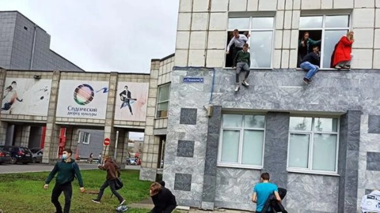 Tiroteo en universidad de Rusia deja 8 muertos