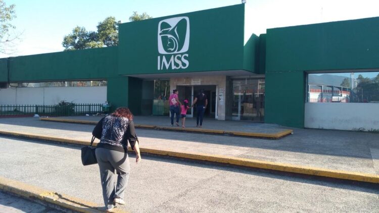 Denuncian que IMSS de Ciudad Victoria se queda sin medicinas