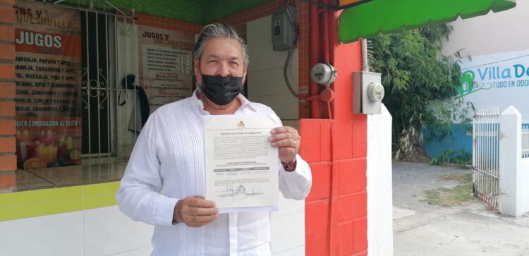 Recibe Gustavo Cárdenas constancia como diputado local electo
