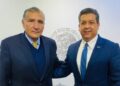 Se reúne Cabeza de Vaca con el Secretario de Gobernación