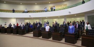 Se van diputados de Tamaulipas pero aprueban cuentas al vapor