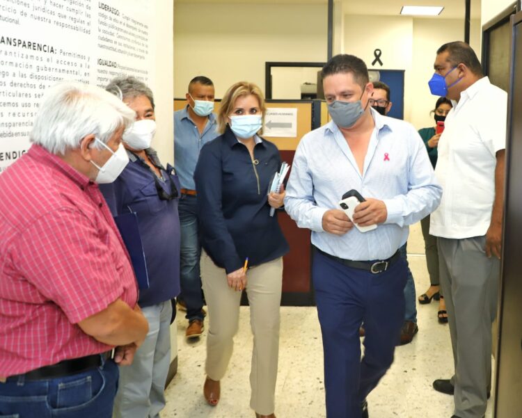 Recorre Juan Liceaga áreas de la Secretaría de Salud