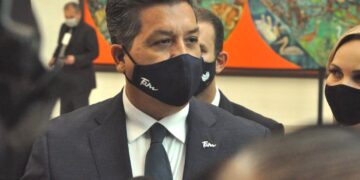 «Nadie tiene la mayoría»,  advierte Cabeza de Vaca a diputados locales