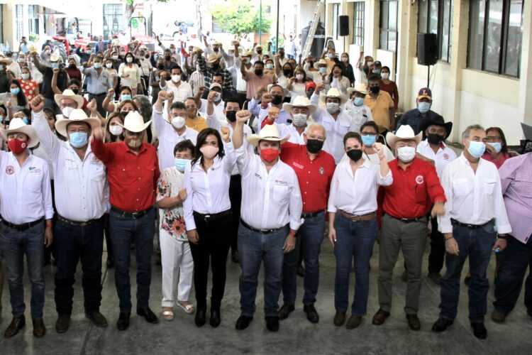 Refrenda PRI compromiso con la CNC  para defender recursos al campo