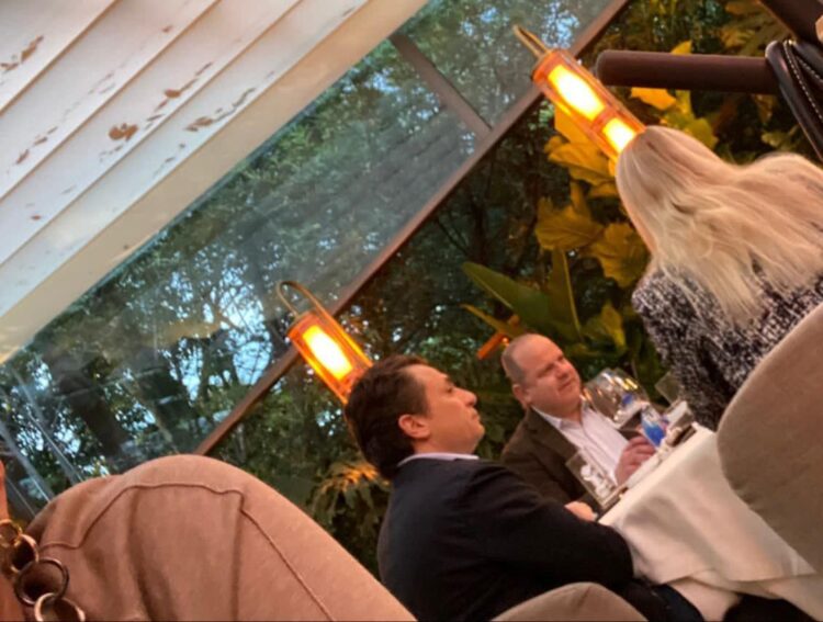 Captan a Emilio Lozoya en restaurante de lujo en la CDMX (Video)