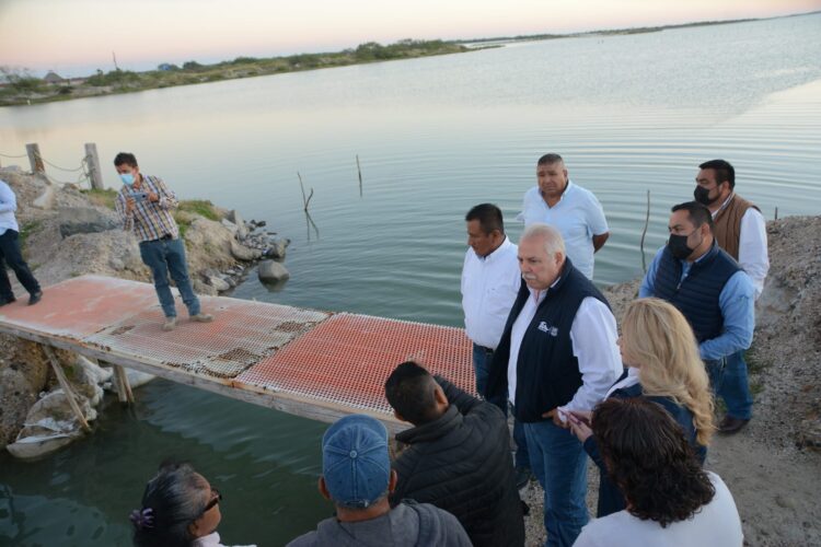Puente peatonal y mantenimiento de carretera compromiso de Cesar Verástegui