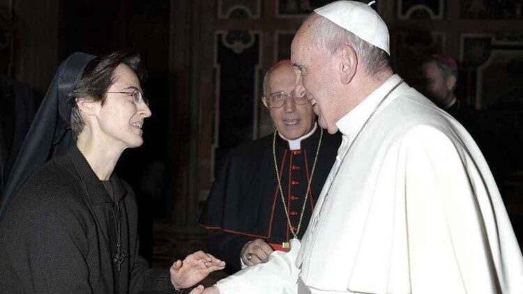 El Papa Francisco nombra a una mujer como «número dos» de El Vaticano