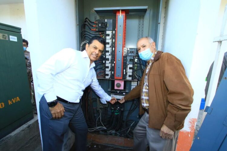 Restablece Lalo Gattás servicio de luz en oficinas de la Comapa Victoria