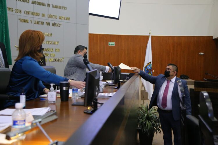 Rechazan vetos de Cabeza de Vaca, MORENA promueve reembolso a quienes pagaron cambio de placas