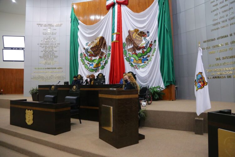 Diputados revientan la sesión en Congreso de Tamaulipas, toman la mesa directiva