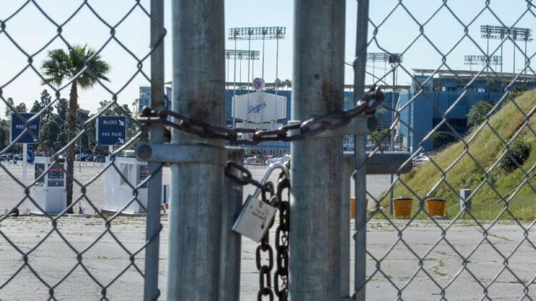 Jugadores y la MLB retomarán negociaciones tras un mes de paro