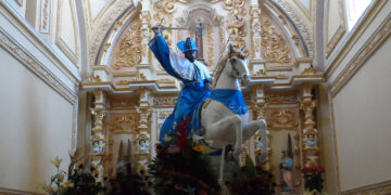 Avanza restauración de la escultura del apóstol Santiago de Izúcar de Matamoros, Puebla