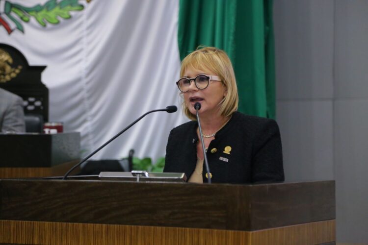 Emite Congreso extrañamiento a Diputada del PAN