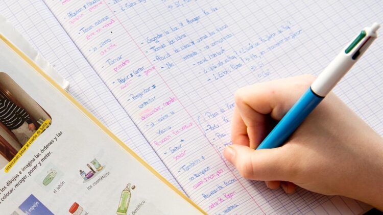 «Mexicano feo»: Tarea en escuela de EU genera polémica