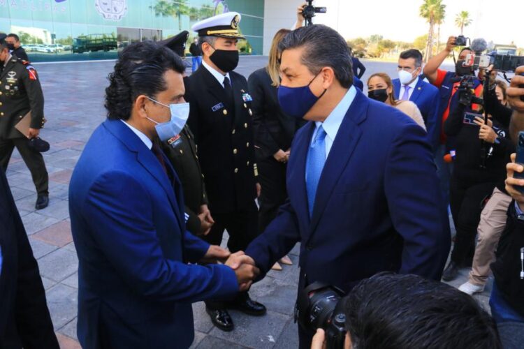Asiste Alcalde de Victoria a ceremonia de Día de la Bandera