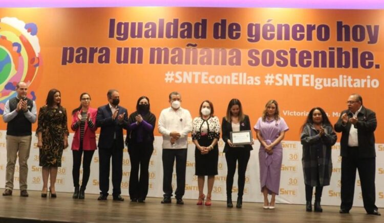 Conmemora Sección 30 del SNTE el Día de la Mujer