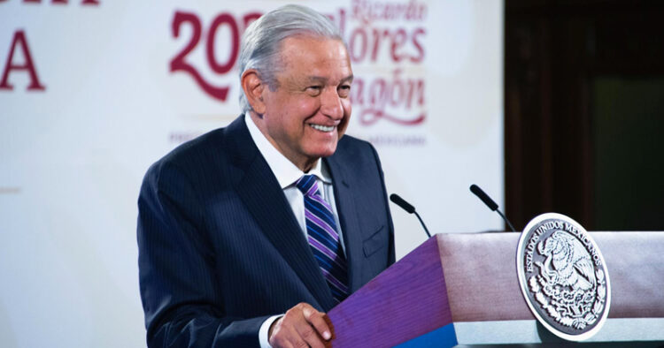 Autosuficiencia permite mantener precios de combustibles: AMLO
