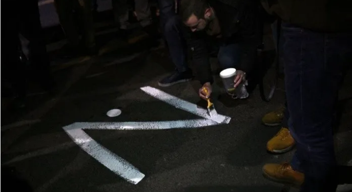Manifestación en Serbia a favor de Rusia, el viernes 4 de marzo. ANDREJ ISAKOVIC/REUTERS