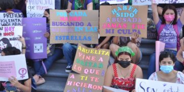Protestan mujeres en Palacio de Gobierno de Tamaulipas