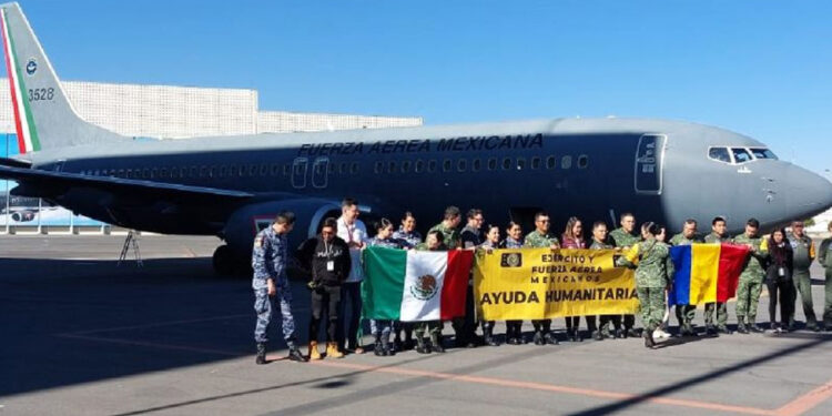 Despega avión rumbo a Rumania por mexicanos que huyeron de Ucrania