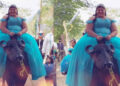 Quinceañera llega a su fiesta montada en un búfalo en Veracruz