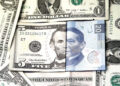 El peso retrocede 0.27% frente al dólar