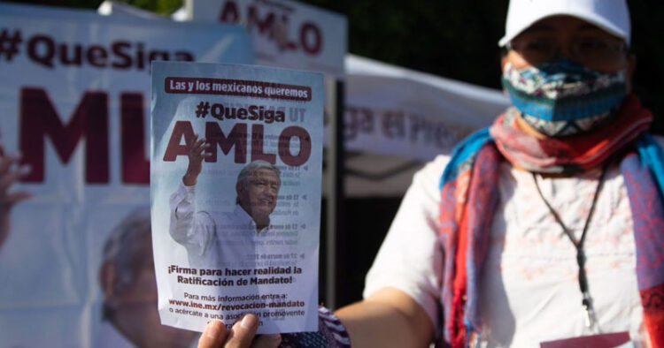 INE resuelve denuncias por revocación de mandato