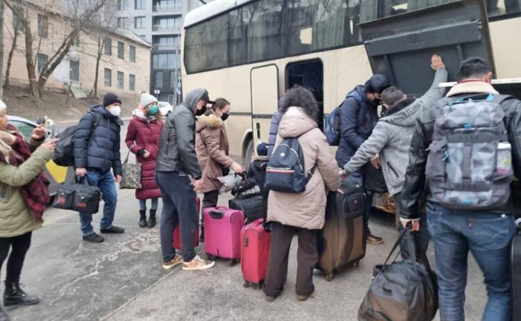 SRE repatriará hasta 50 mexicanos de Ucrania