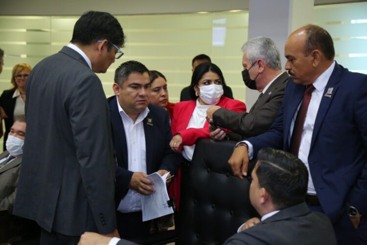 Diputados de Tamaulipas llegan casi a los golpes