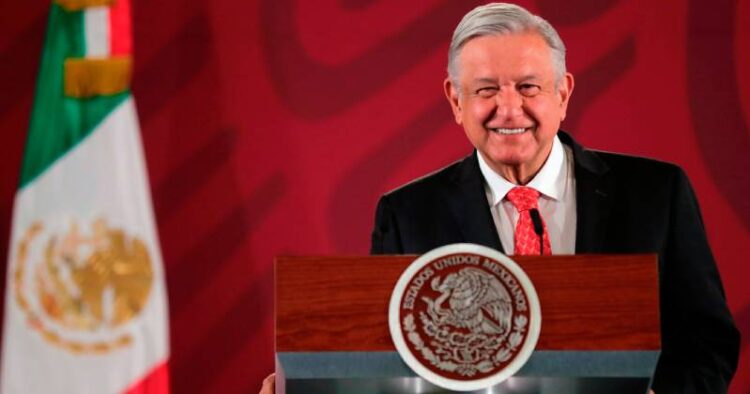 «Luchamos para hacer realidad la igualdad de mujeres y hombres»: AMLO