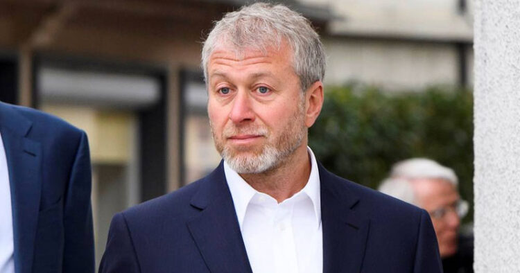Reportan presunto envenenamiento a Abramovich y negociadores ucranianos