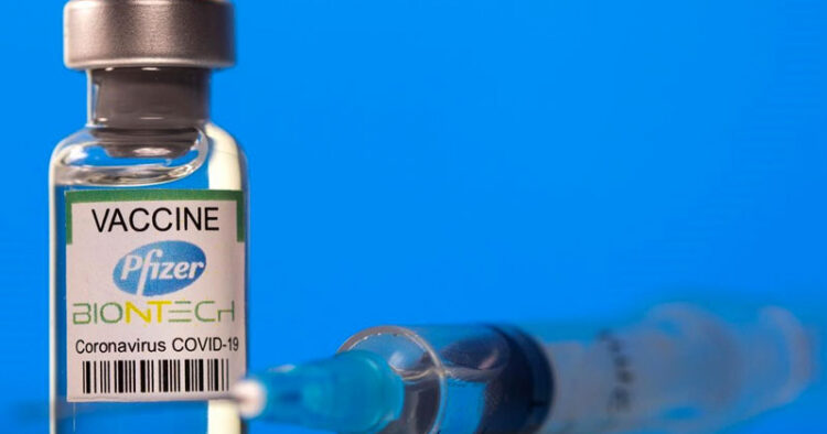 Asegura Pfizer que será necesaria cuarta dosis de vacuna contra Covid-19
