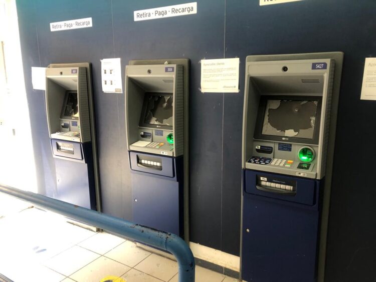 Dejan a Banamex de Ciudad Victoria sin cajeros automáticos