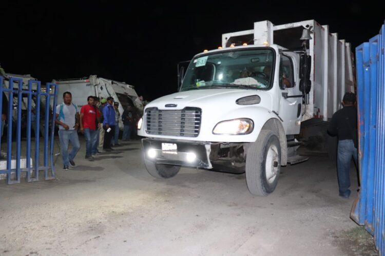 Preparan compra de 10 camiones para recolección de basura en Victoria