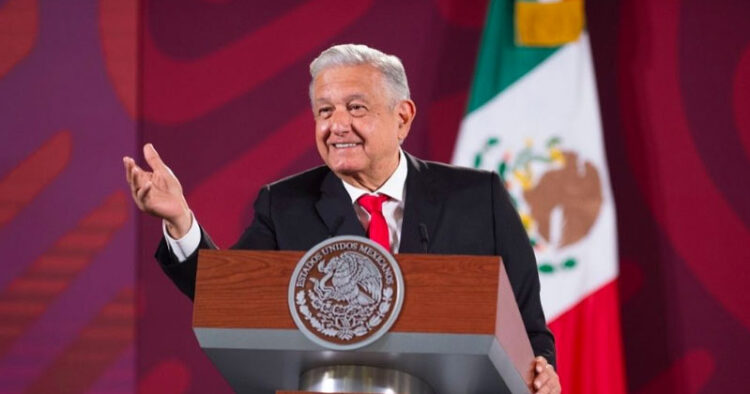 Acusa AMLO a empresas y gobiernos extranjeros de unirse contra la reforma eléctrica