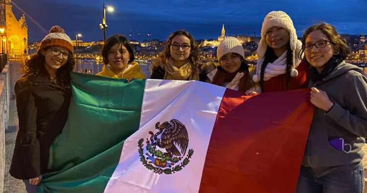 Mexicanas ganan medallas en la Olimpiada Europea de Matemáticas