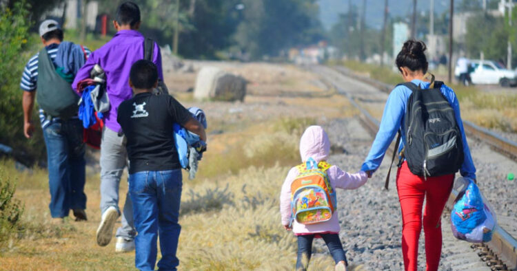 Anuncia EU fin a restricciones migratorias por pandemia