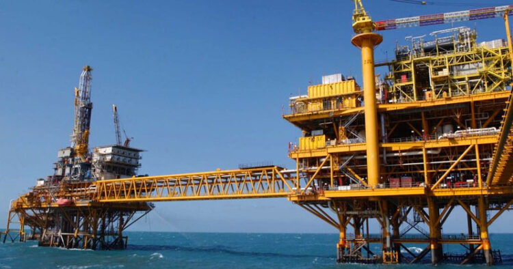 Cae precio del petróleo tras desaceleración de la demanda en China