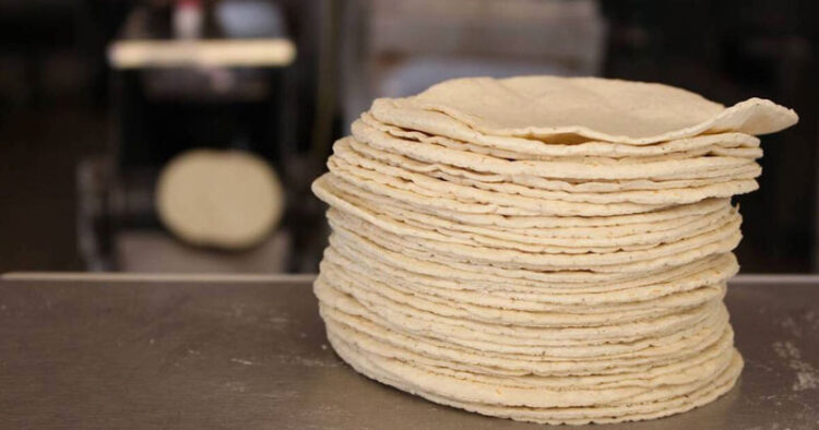 Precio del kilo de tortilla alcanza hasta 42 pesos en algunos Estados