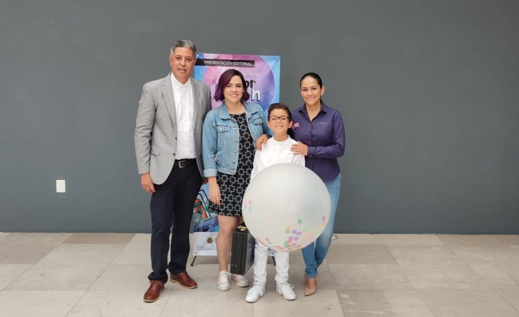 Enrique Jonguitud presentó su libro: El Maravilloso Señor Moon