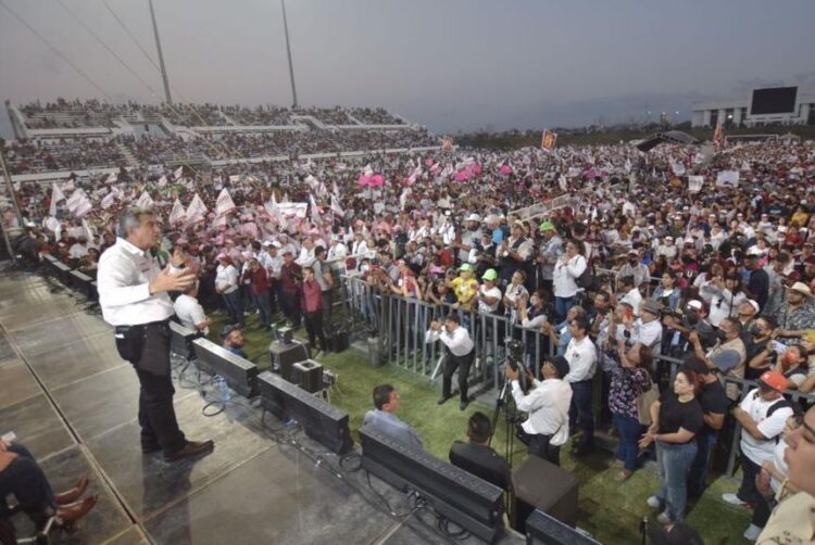 Enseña Morena en Reynosa el músculo 