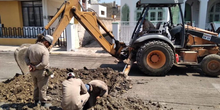 Trabajan Comapa y OPM para garantizar obras de drenaje y pavimentación