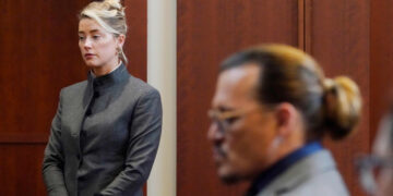 Amber Heard es acorralada por Camille Vasquez