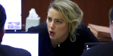 Amber Heard habría despedido a su equipo de RP