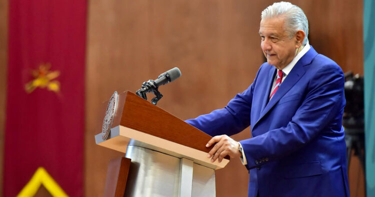 Reforzará AMLO plan nacional contra huachicoleo