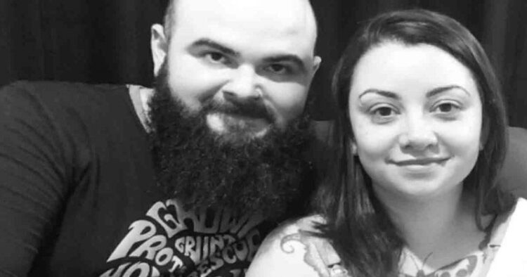 Mujer da a luz durante concierto de ‘Metallica’