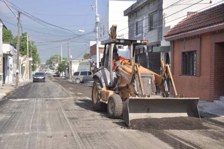 Rehabilitan municipio de Victoria  y  la Comapa, drenaje y calles del centro